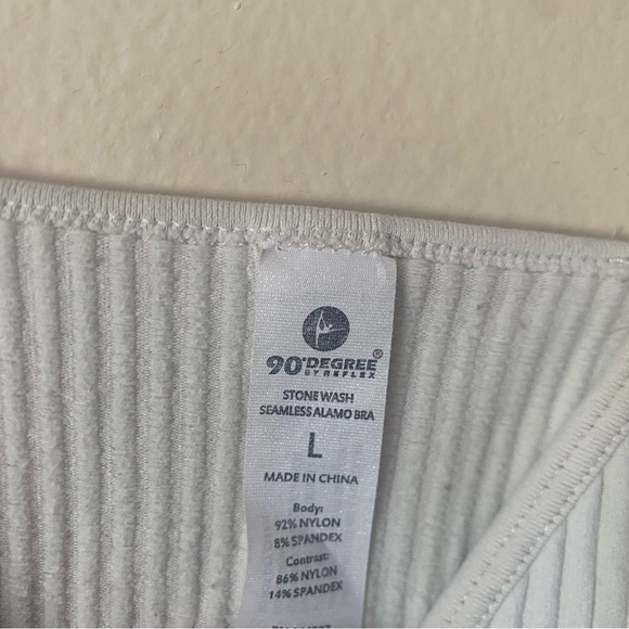 90 degree By Reflex Seamless Sports Bra - Picture 4 of 4